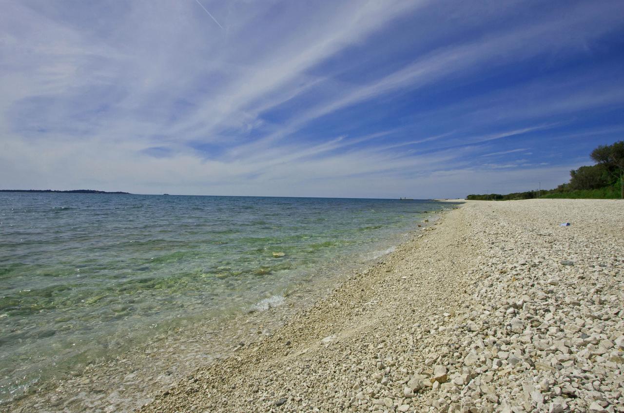 Family Beach Apartments 페로이 외부 사진